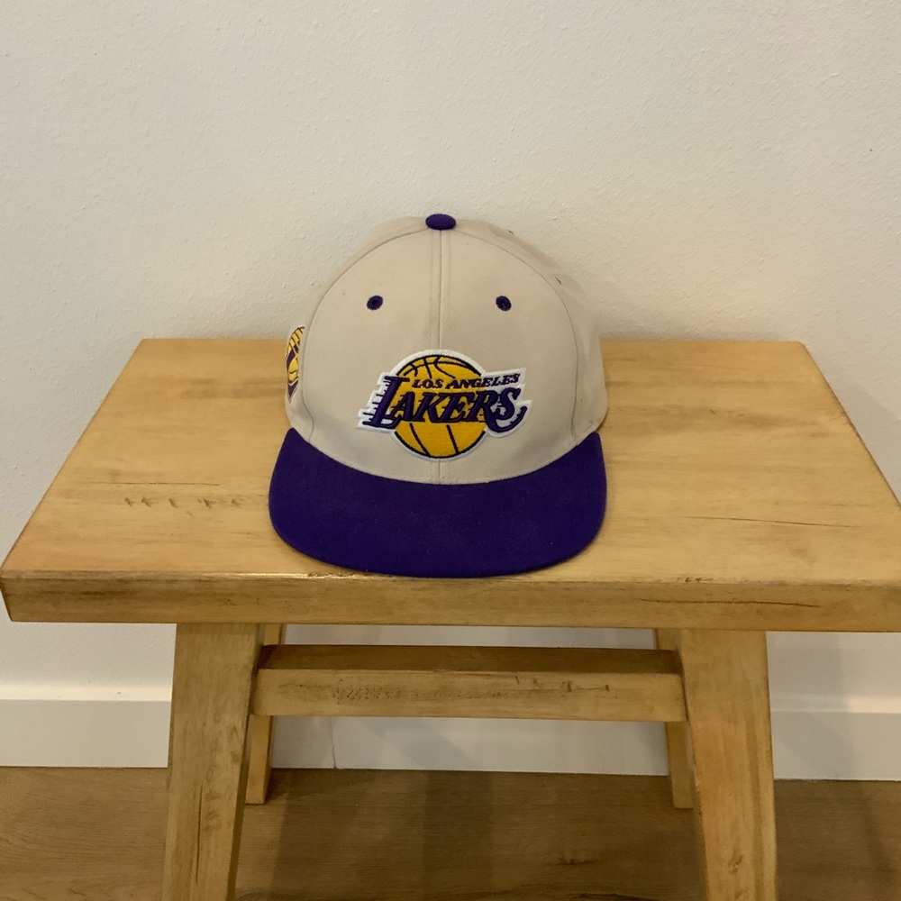 Mitchell and Ness Los Angeles Lakers snapback hat